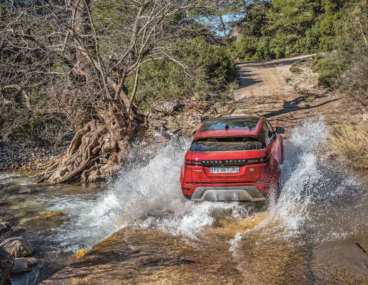 Range Rover Evoque por el Peloponeso griego