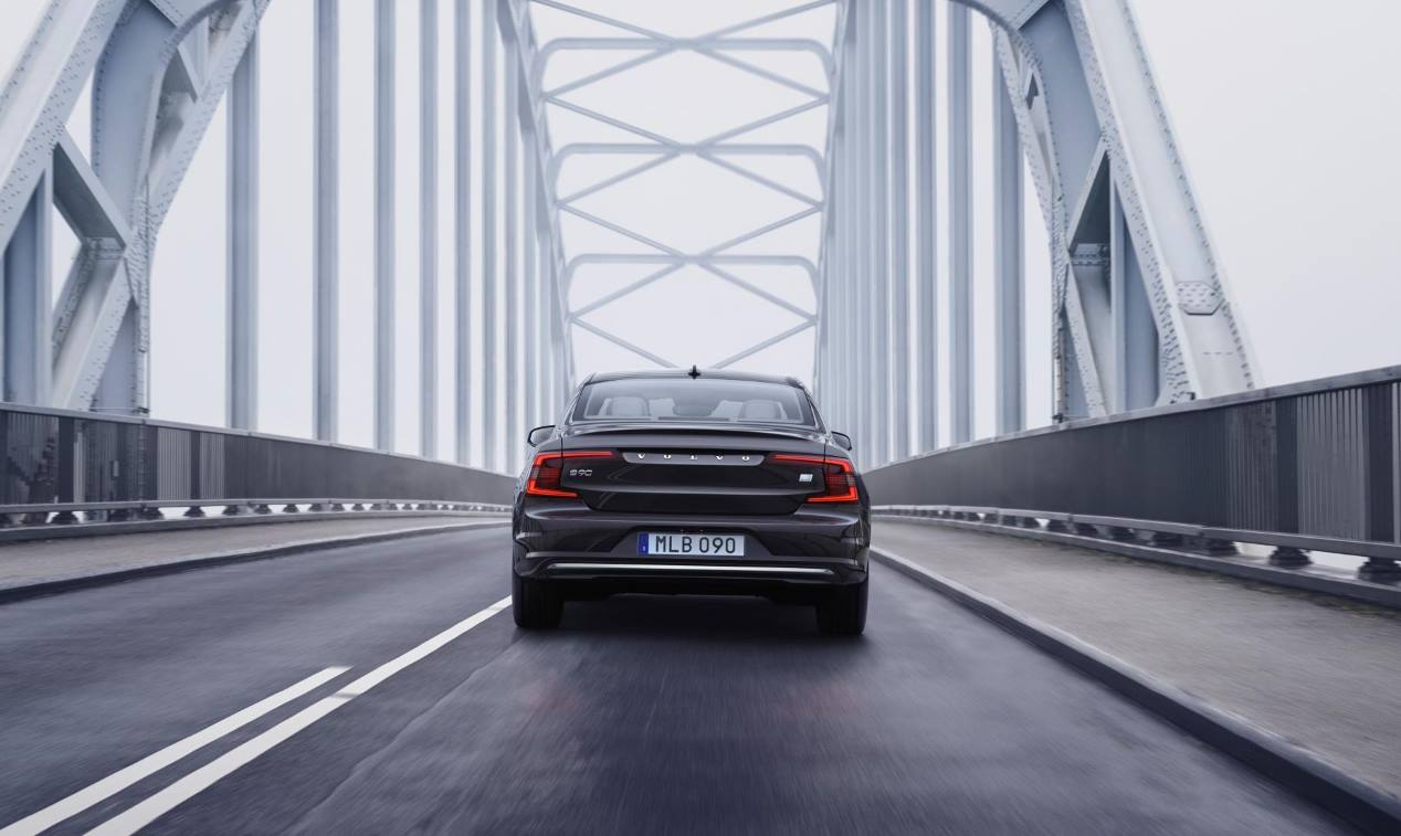 Los Volvo S90 y V90/V90 Cross Country, en imágenes