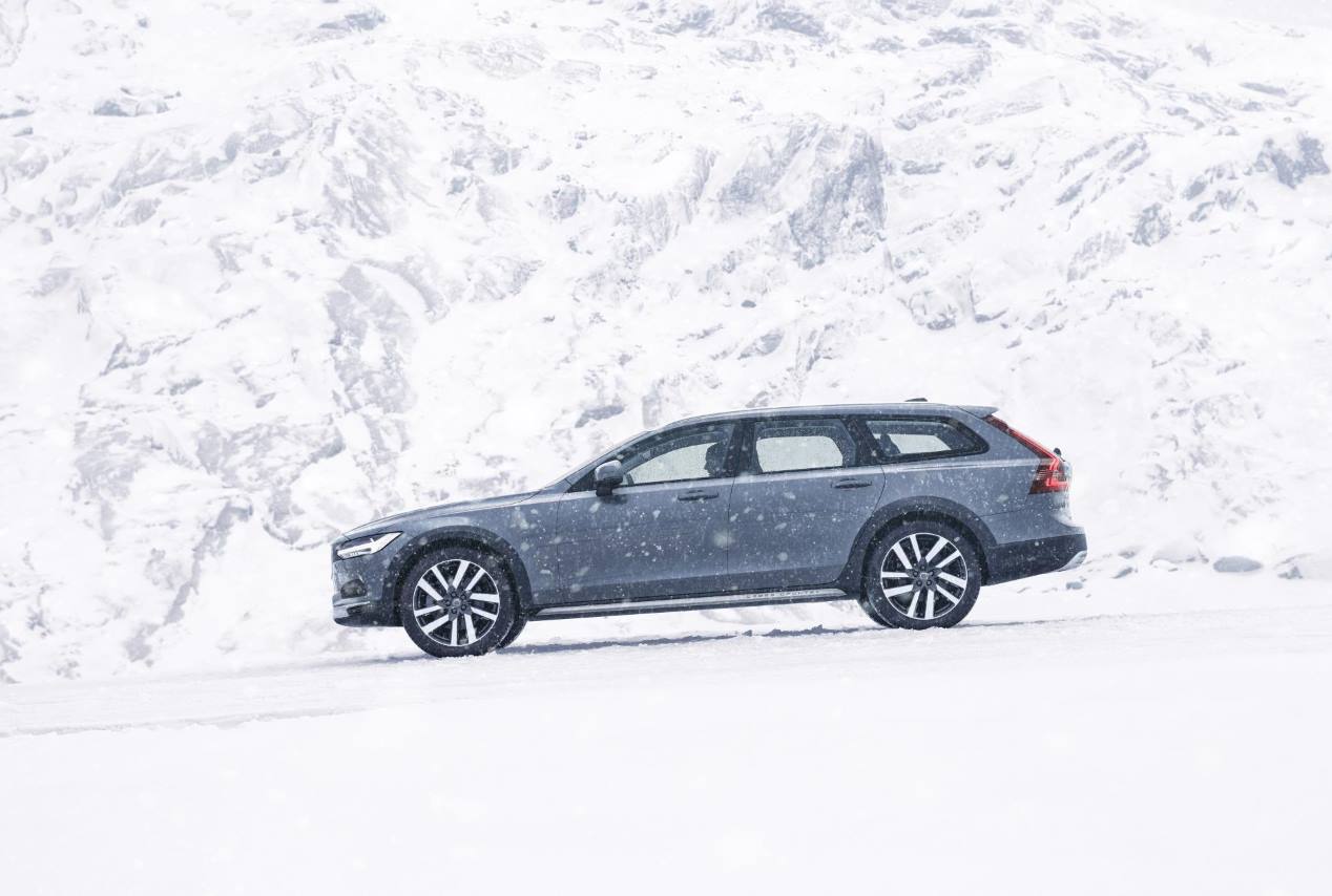 Los Volvo S90 y V90/V90 Cross Country, en imágenes