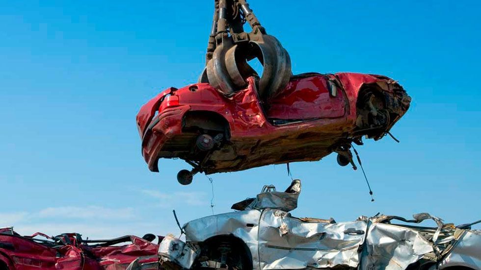 La DGT informará a los propietarios de los “coches zombies” de su ilegalidad: quiénes son y por qué
