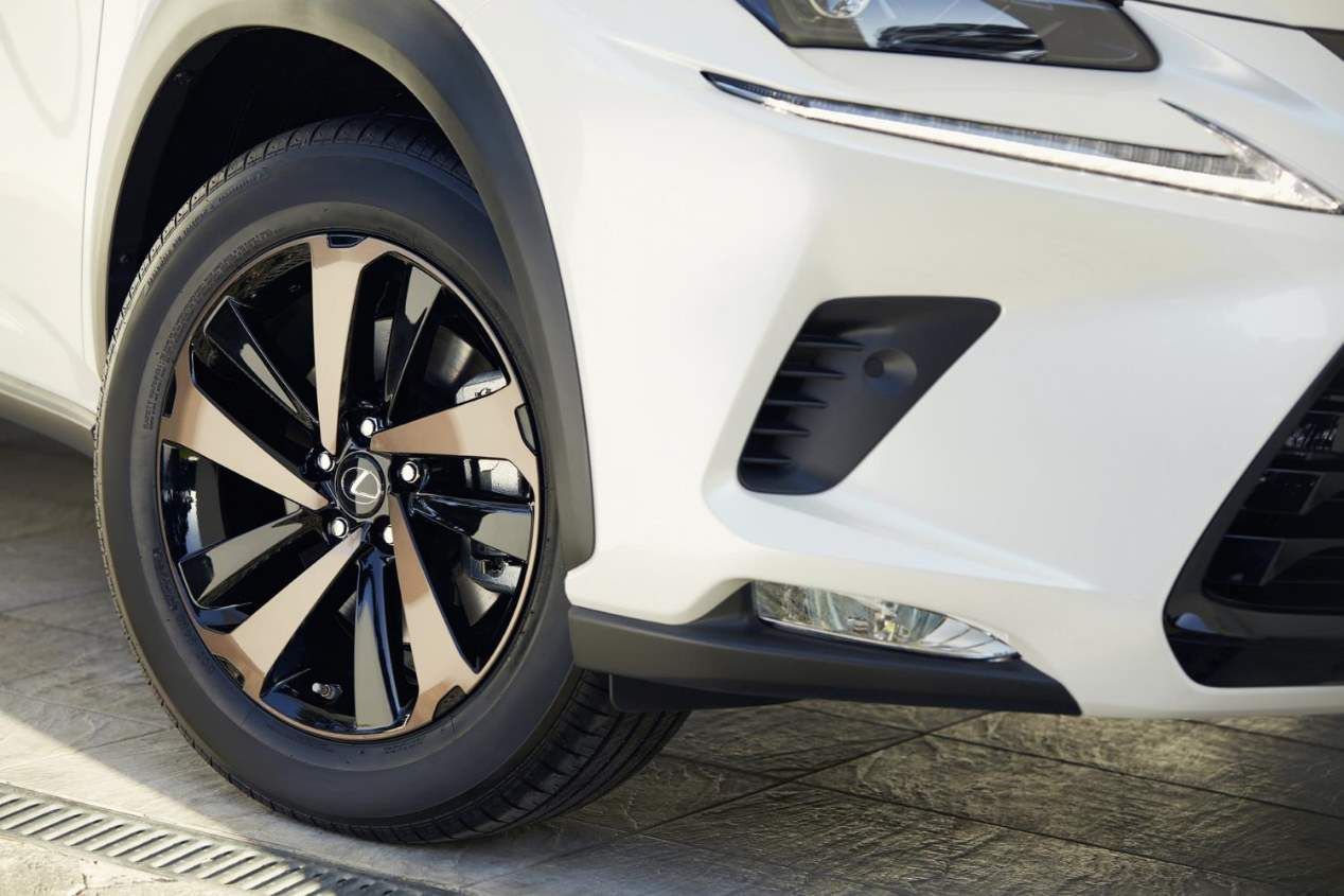 Novedades de equipamiento para el Lexus NX 300h 2020