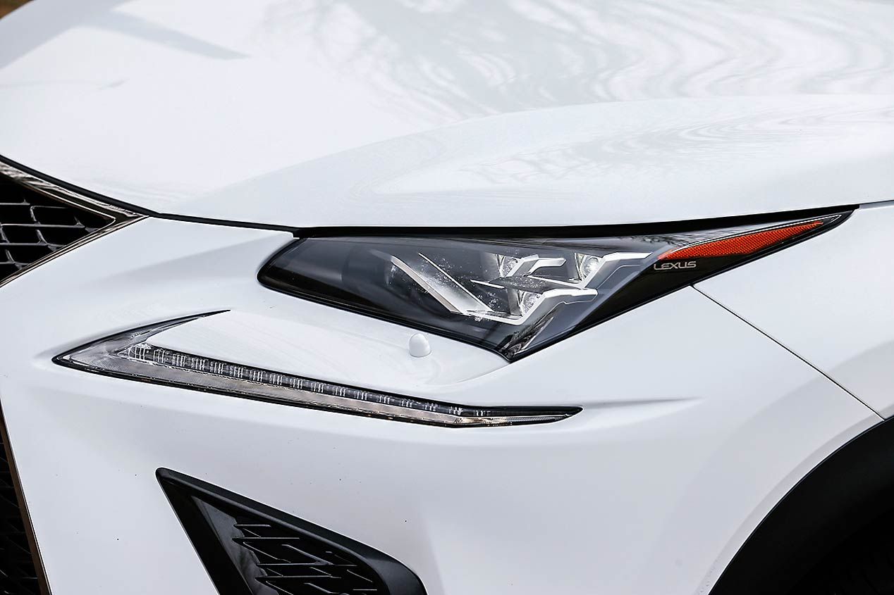 Novedades de equipamiento para el Lexus NX 300h 2020