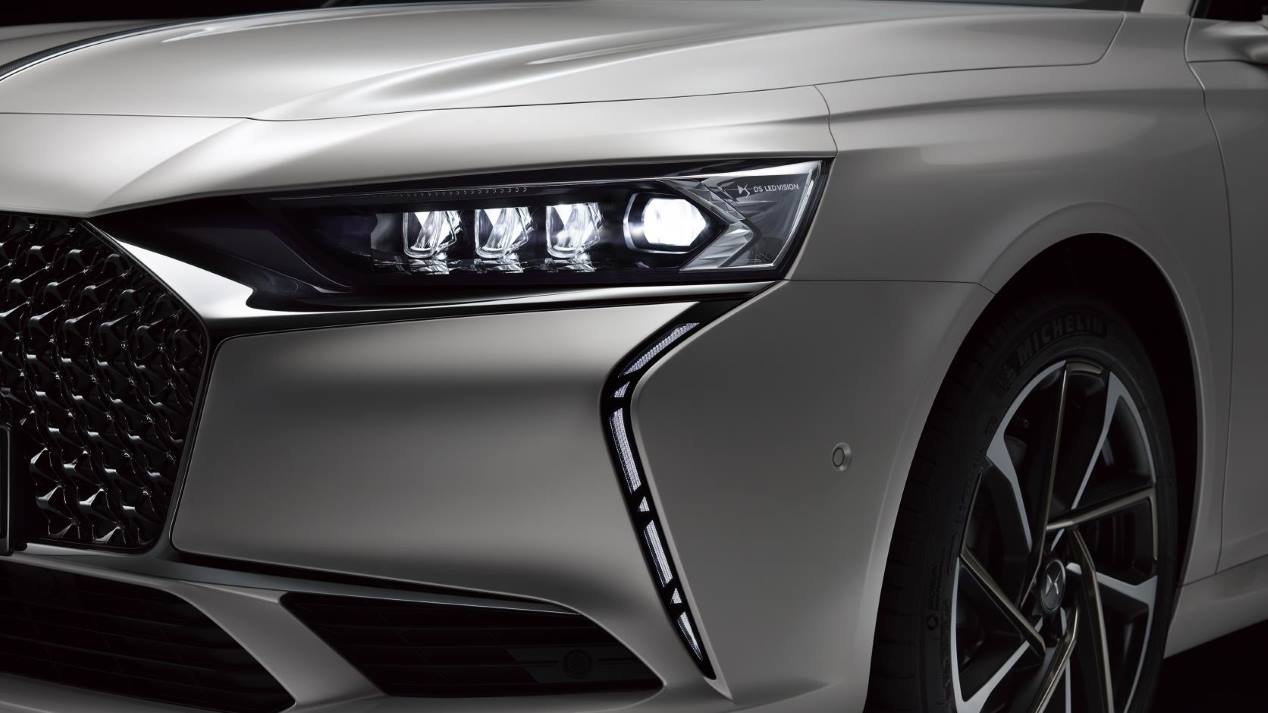 DS 9: la nueva berlina de lujo, en imágenes