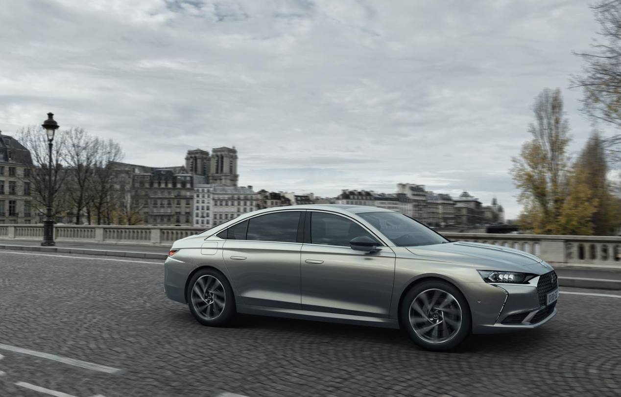 DS 9: la nueva berlina de lujo, en imágenes