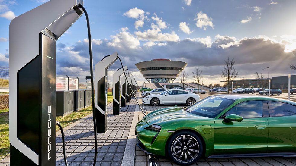 La estación de carga para eléctricos más rápida del mundo: 5 minutos para recorrer 100 km