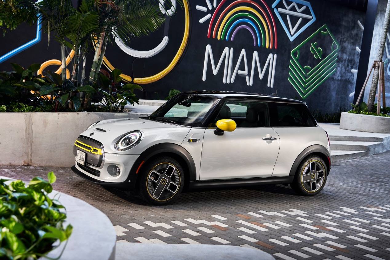 El Mini Cooper SE eléctrico, ya a la venta en España