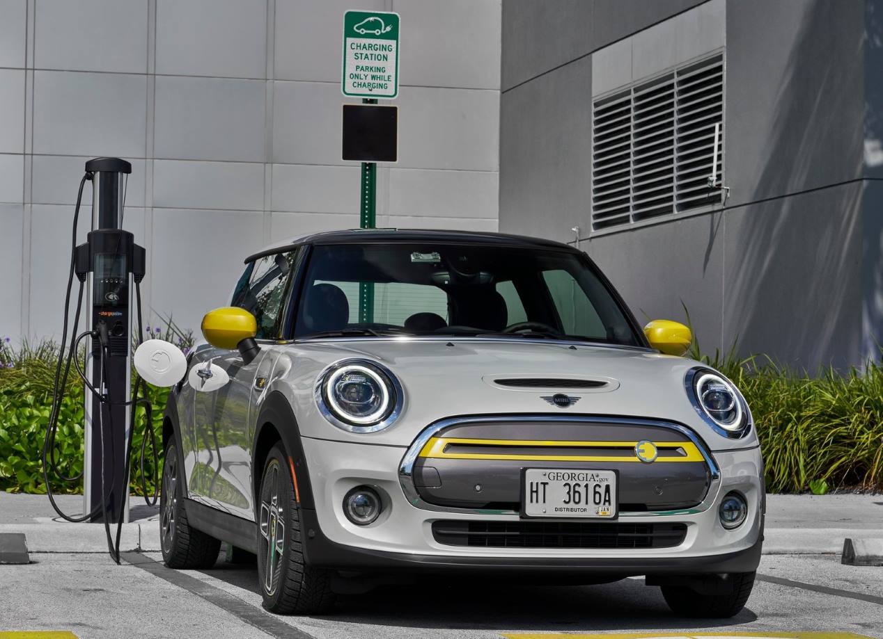 El Mini Cooper SE eléctrico, ya a la venta en España