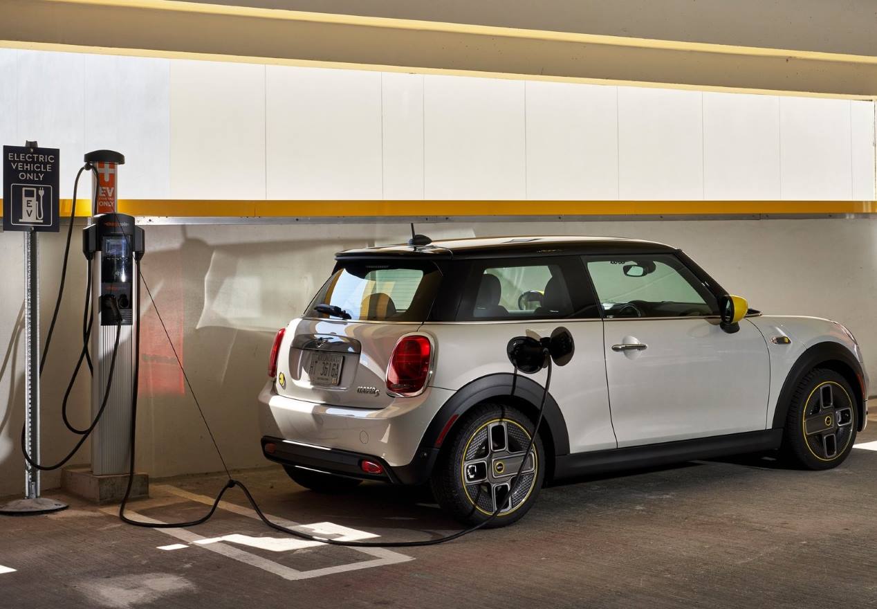 El Mini Cooper SE eléctrico, ya a la venta en España