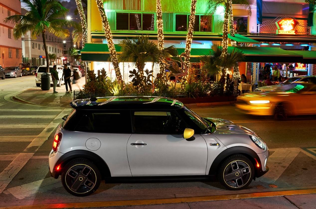 El Mini Cooper SE eléctrico, ya a la venta en España