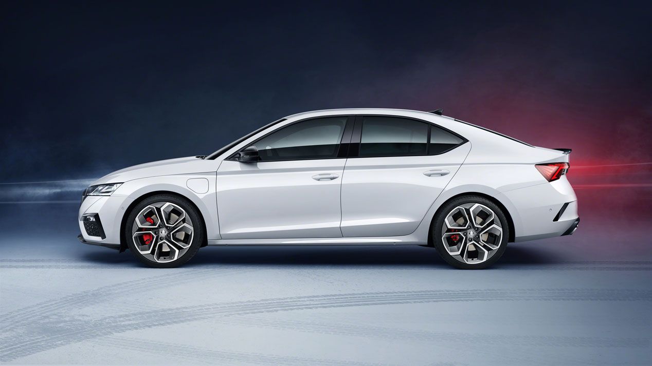 Skoda Octvia RS iV, las mejores fotos de la nueva berlina deportiva e híbrida enchufable