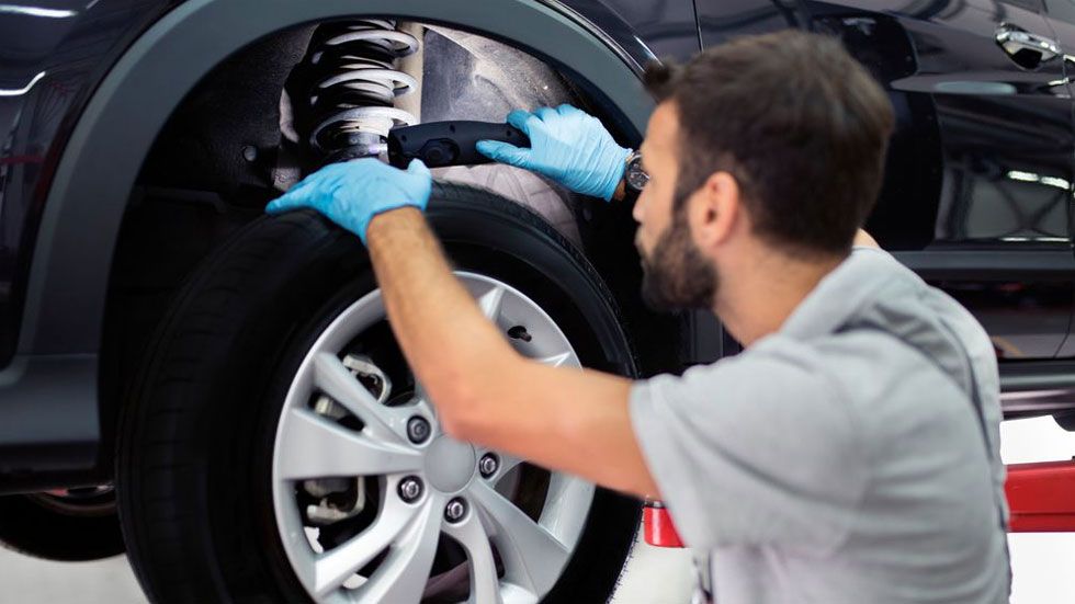 Cada cuánto tienes que cambiar los amortiguadores de tu coche y por qué.