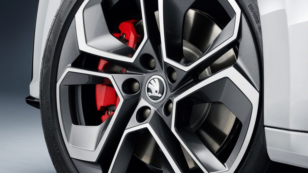 Skoda Octvia RS iV, las mejores fotos de la nueva berlina deportiva e híbrida enchufable