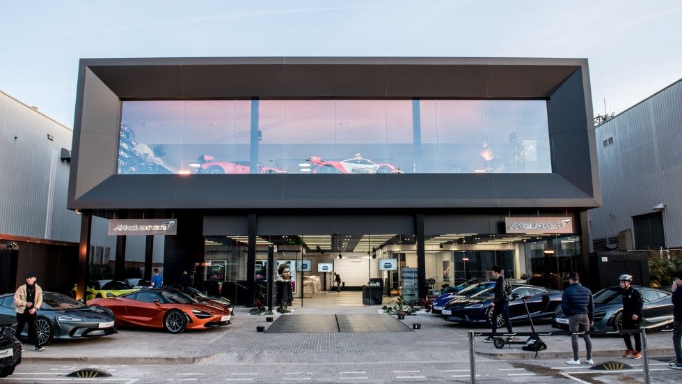 McLaren Barcelona abre nueva sede, con coches nuevos y de ocasión 