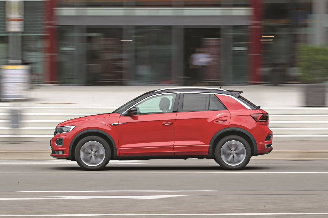 Comparativa VW T-Cross frente VW T-Roc: dos SUV tan iguales, tan diferentes
