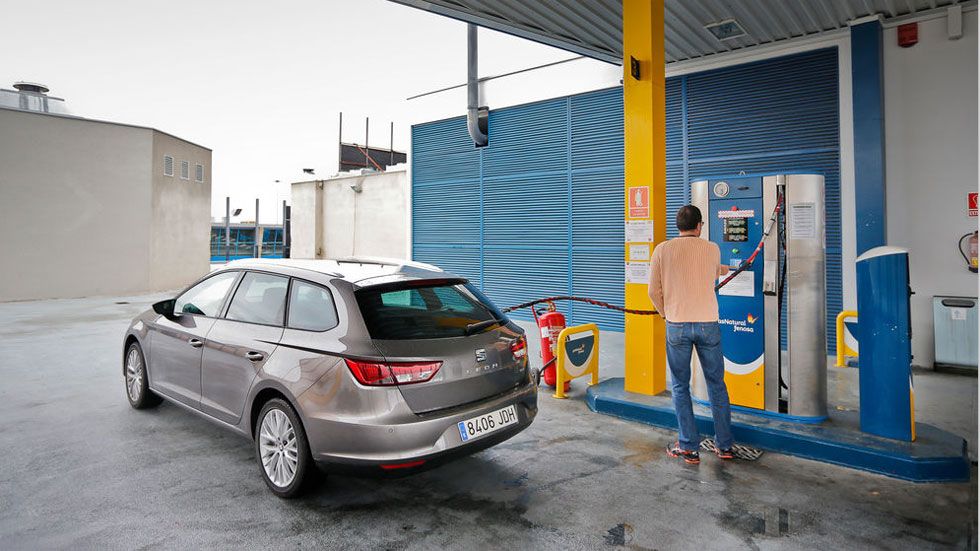 Gasolina, diésel, híbrido, eléctrico, de gas… ¿qué coste tiene cada coche? ¿Cuál interesa comprar?