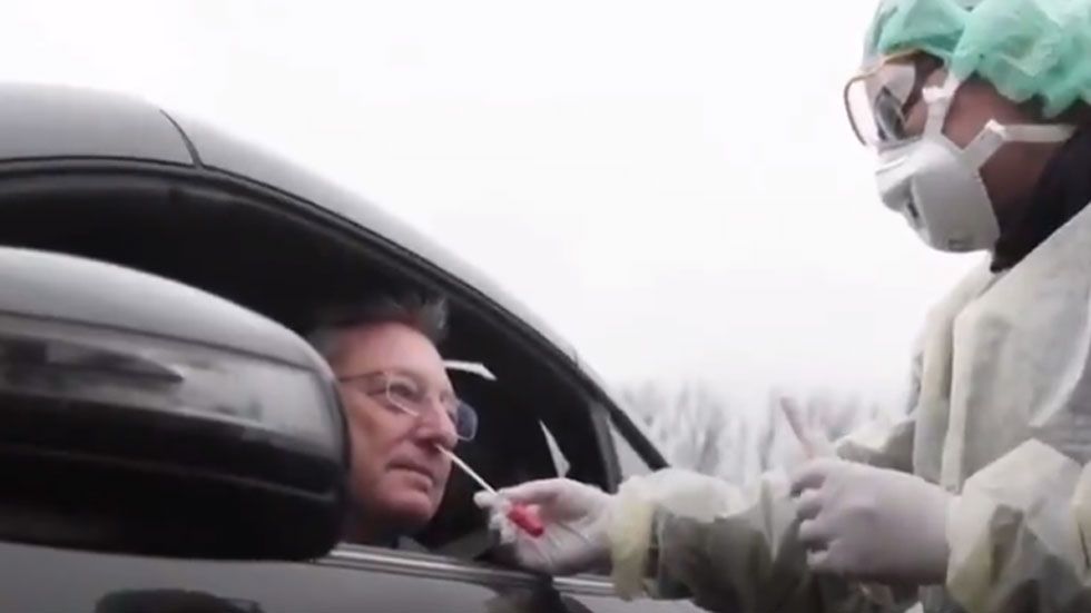 Test de coronavirus en tu coche: ya se practican para no colapsar hospitales