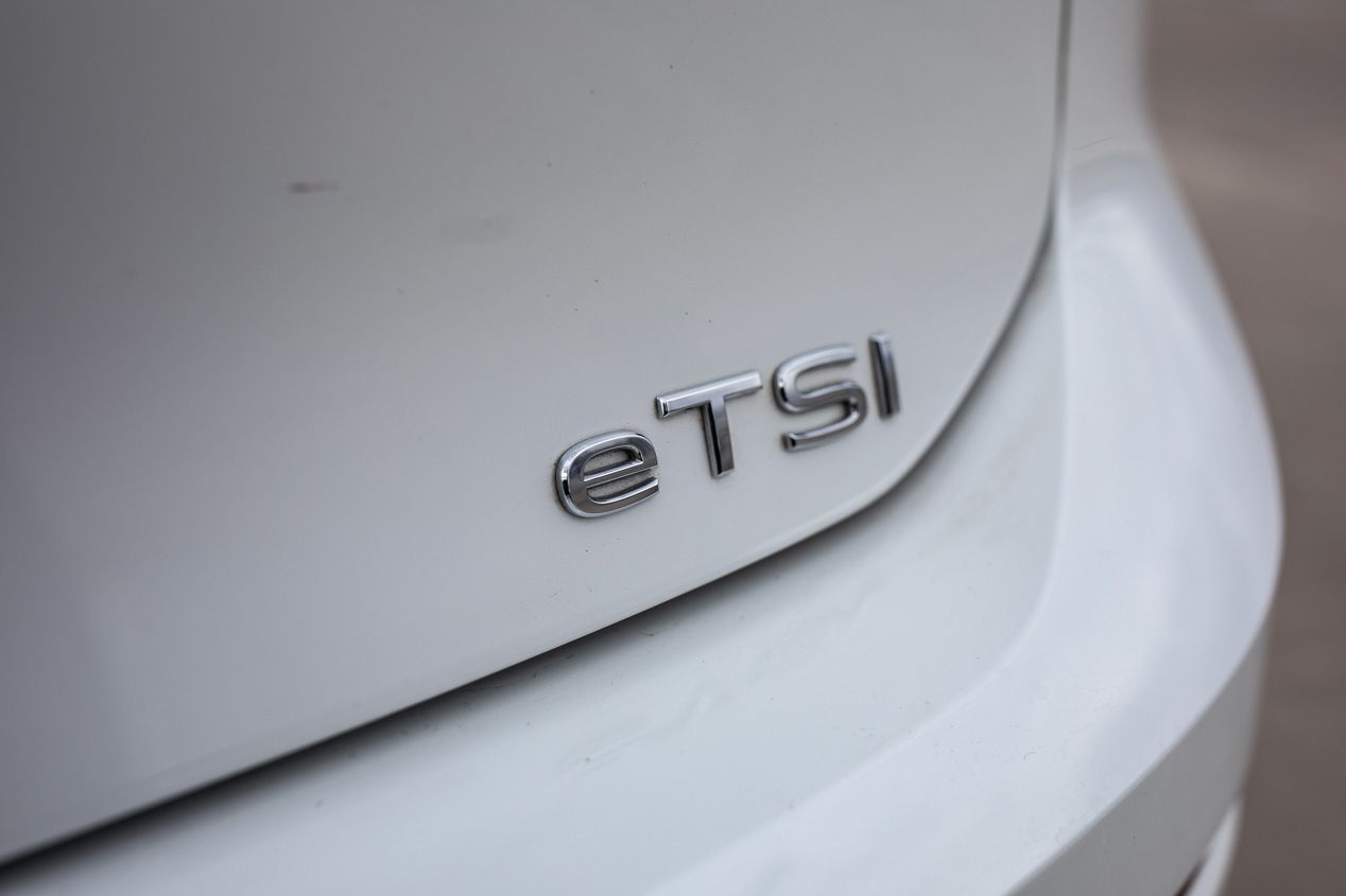 VW Golf TDi frente a eTSi, ¿cuál interesa?