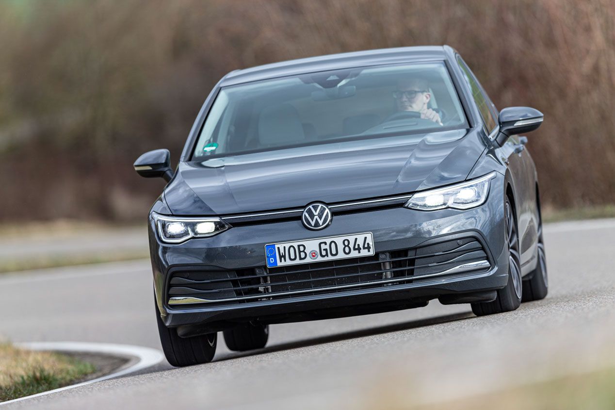 VW Golf TDi frente a eTSi, ¿cuál interesa?