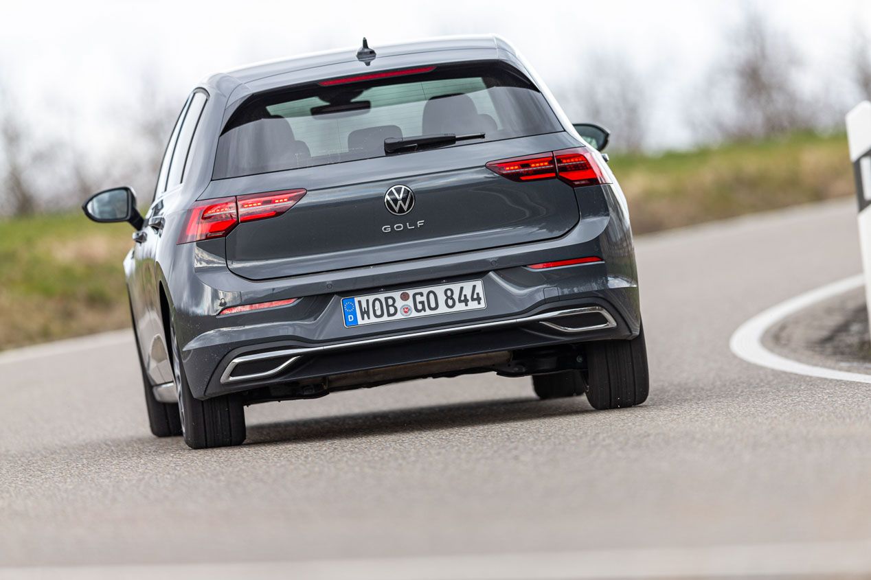VW Golf TDi frente a eTSi, ¿cuál interesa?
