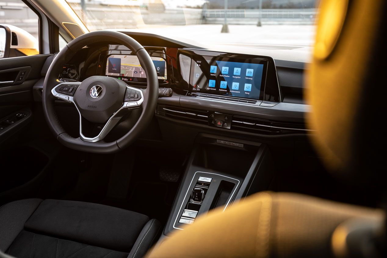 VW Golf TDi frente a eTSi, ¿cuál interesa?