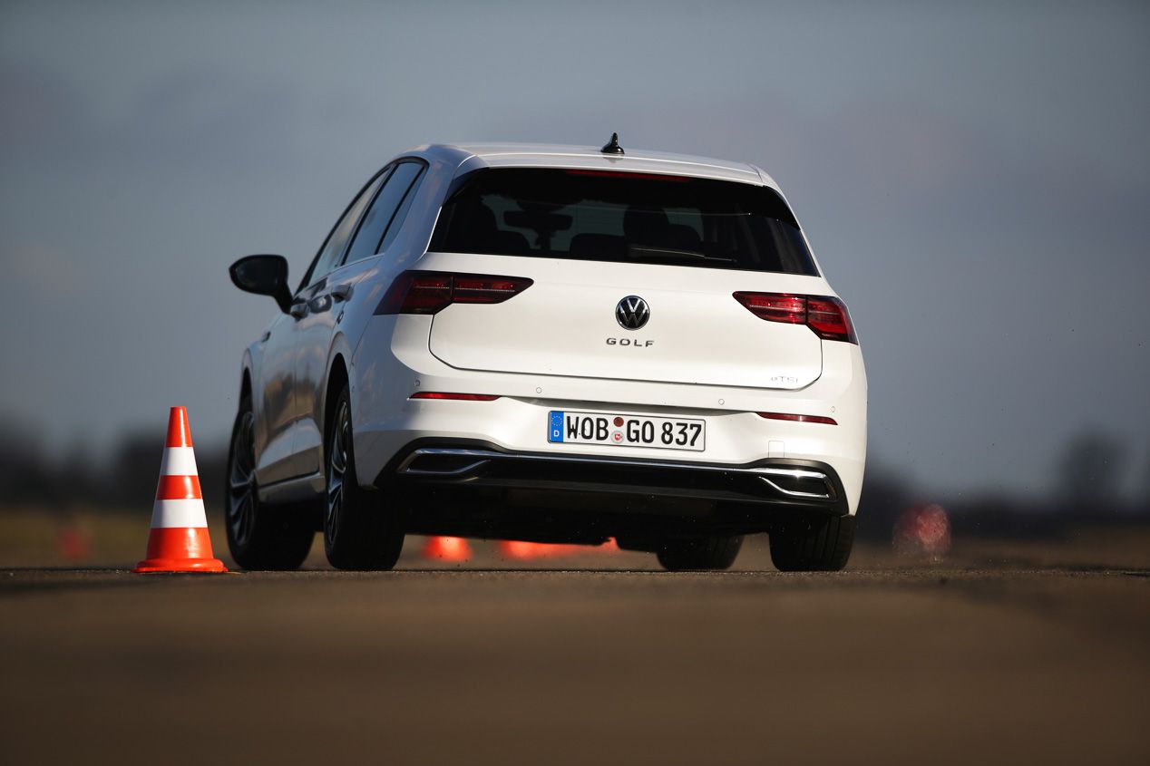 VW Golf TDi frente a eTSi, ¿cuál interesa?