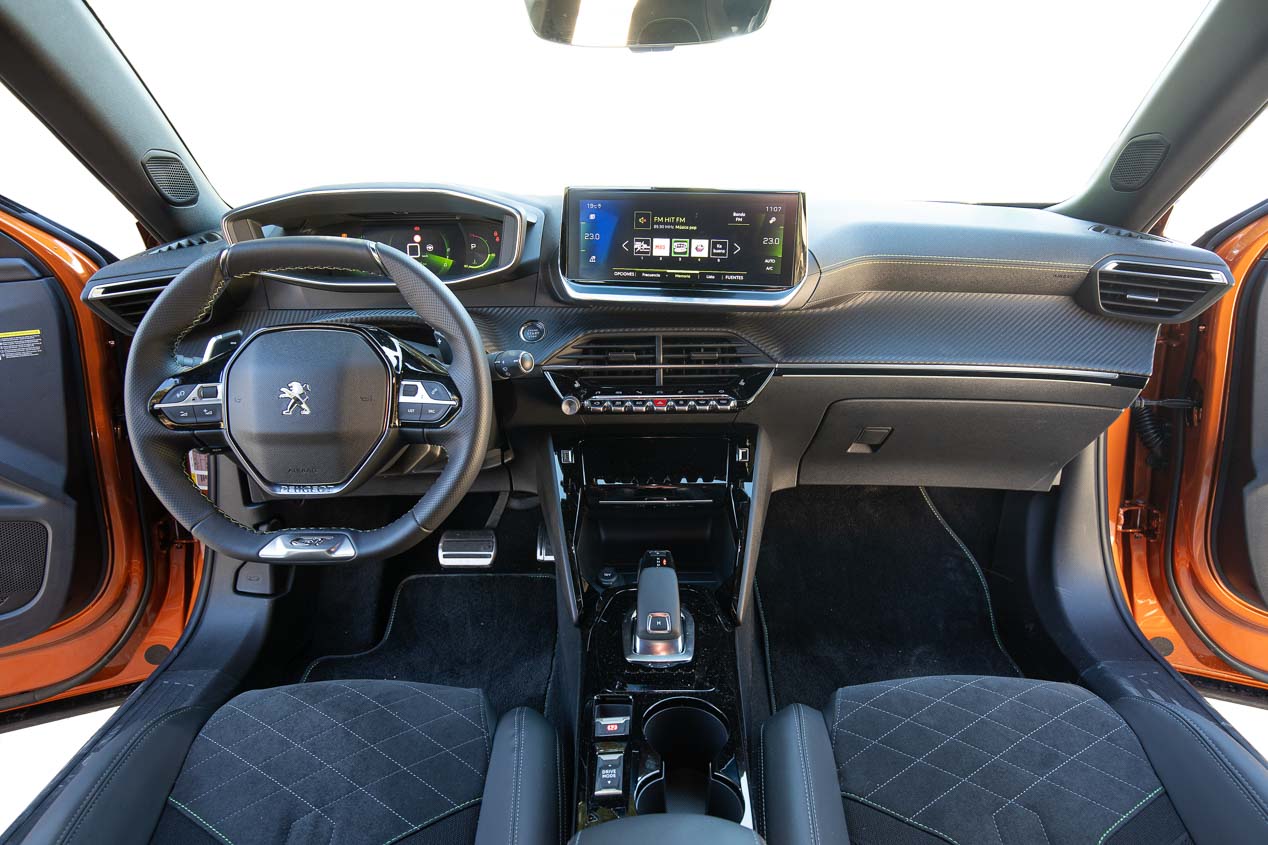 Peugoet 2008 Puretech & Renault Captur TCe: los nuevos SUV, frente a frente.