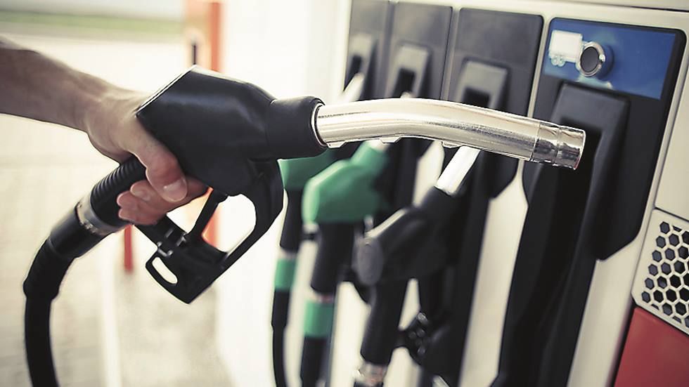 Se hizo realidad: éstas son las gasolineras con el diésel y la gasolina a menos de 1 euro
