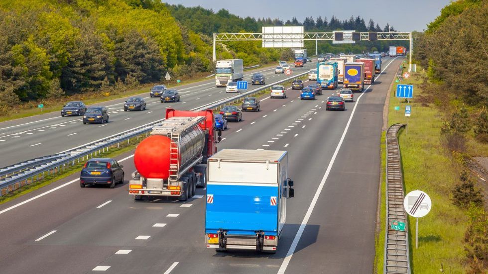 Nuevo límite de 100 km/h durante el día en autopistas