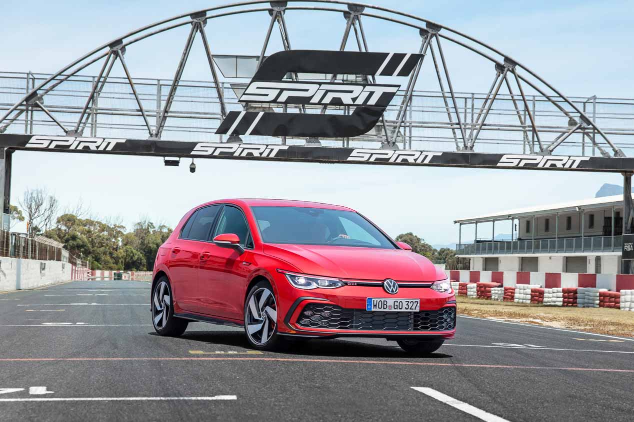 Cupra León o VW Golf 8 GTi, ¿cuál será mejor deportivo?