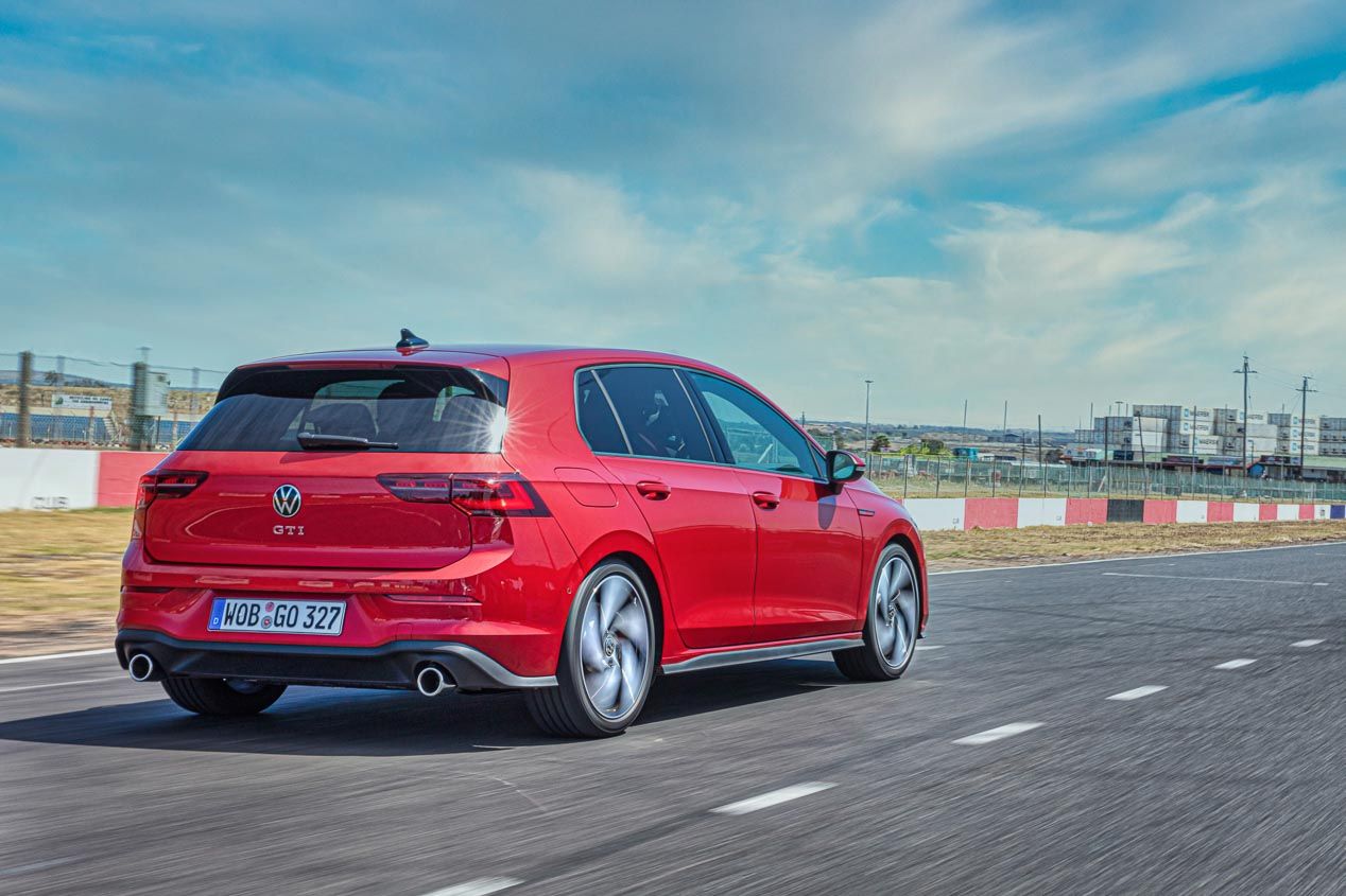 Cupra León o VW Golf 8 GTi, ¿cuál será mejor deportivo?