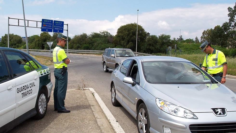 Las multas de tráfico que más crecen en España… y las que más caen