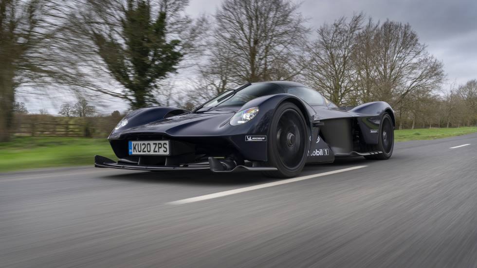 Aston Martin Valkyrie: primeras pruebas en carretera del nuevo hiperdeportivo
