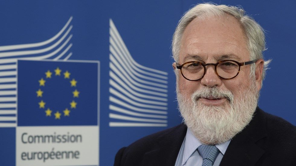 Entrevista a Miguel Arias Cañete, ex comisario europeo Medio Ambiente (I): hablamos de la electrificación, los problemas del automóvil…