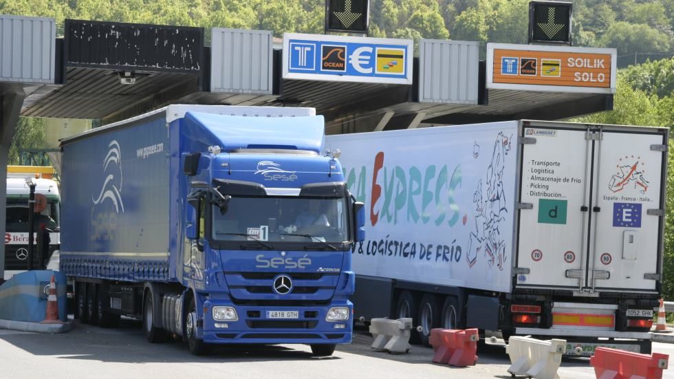 Prolongada la vigencia de las tarjetas CAP para que los transportistas sigan abasteciendo