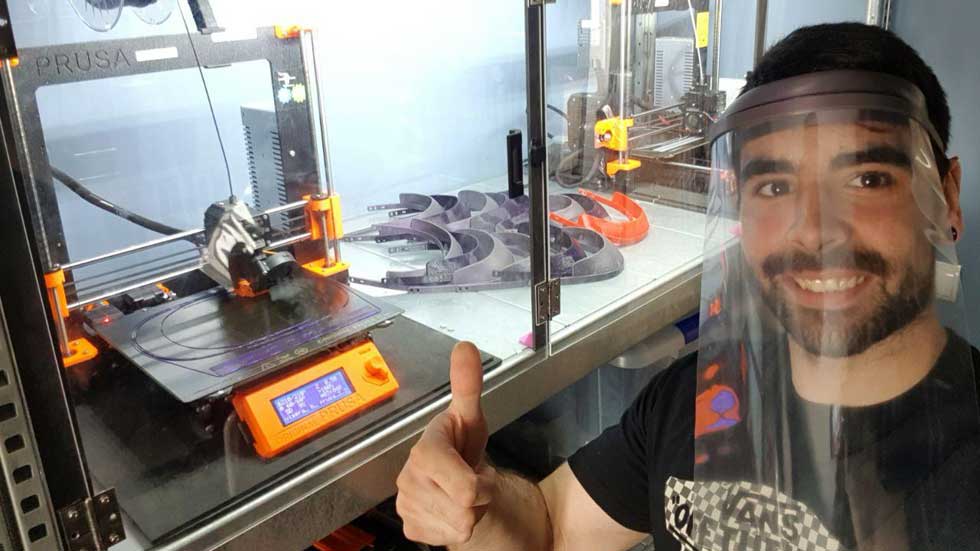 Renault España fabrica mascarillas con impresoras en 3D para los afectados por coronavirus