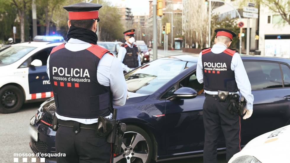 Control policial en carretera en Estado de Alarma: hallada una persona escondida en el maletero (Imagen: Mossos d´Esquadra)