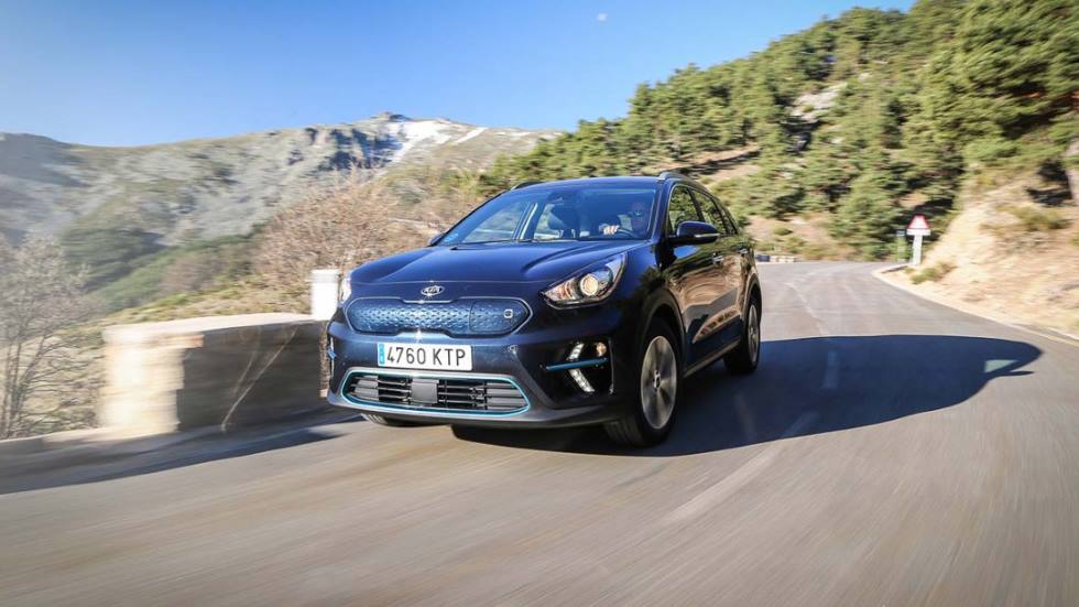 Descubre cuál es el coche eléctrico que no necesita cargarse en casi 2 semanas