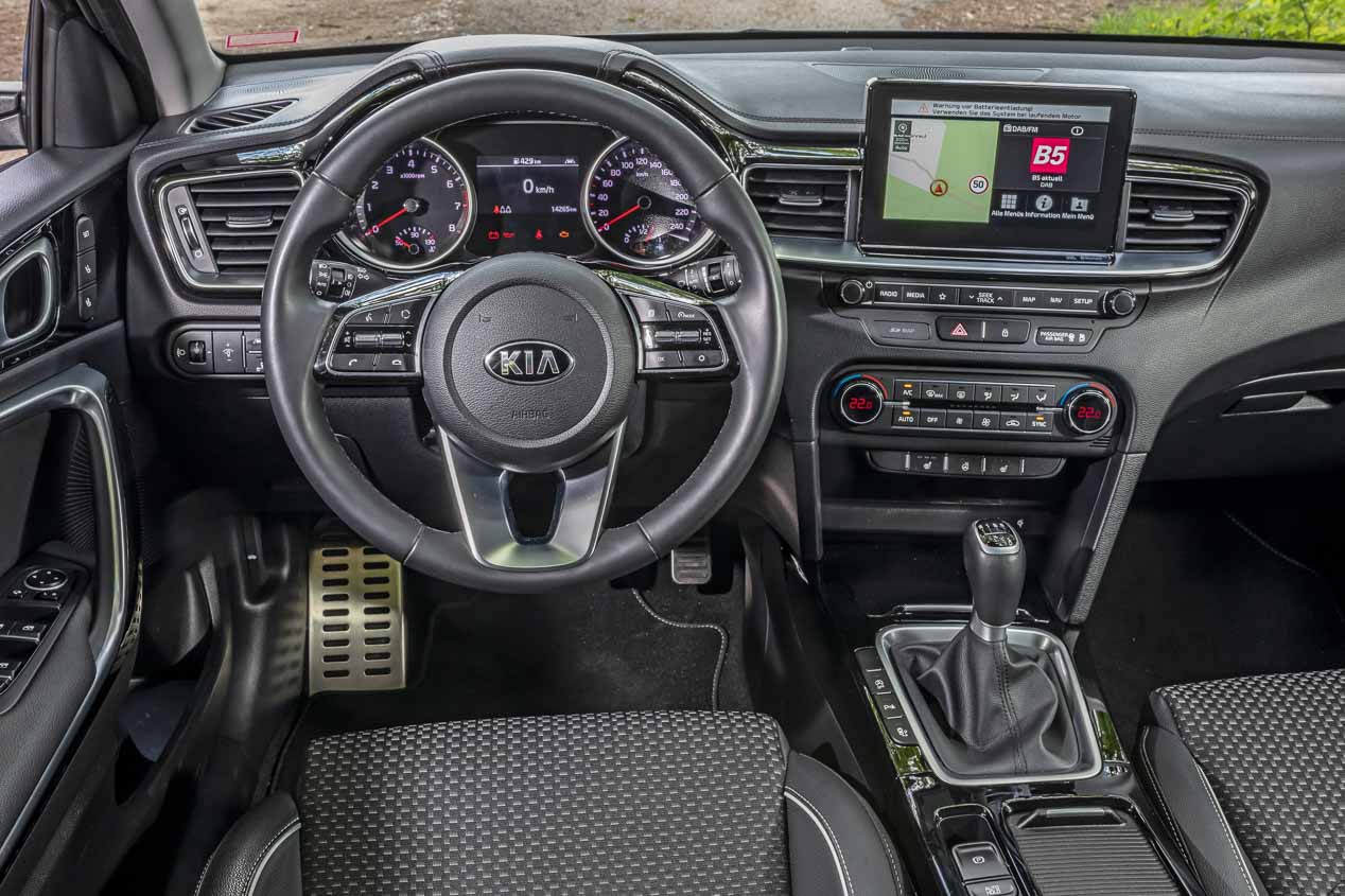 Kia Ceed, Renault Mégane y Skoda Scala: buscamos el mejor compacto de gasolina.