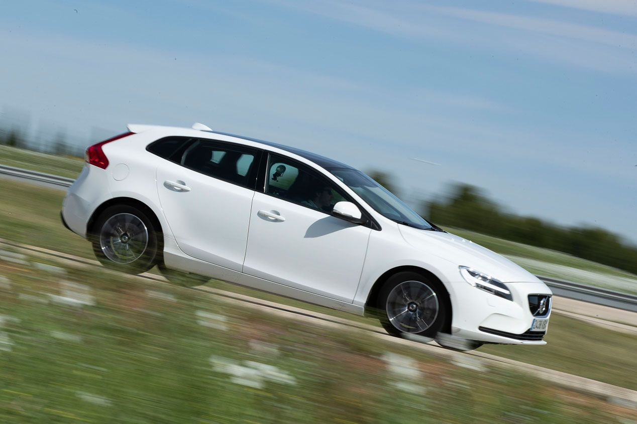 Imágenes de los coches que dicen adiós en 2020: Mercedes SLK, Volvo V40, Opel Adam…
