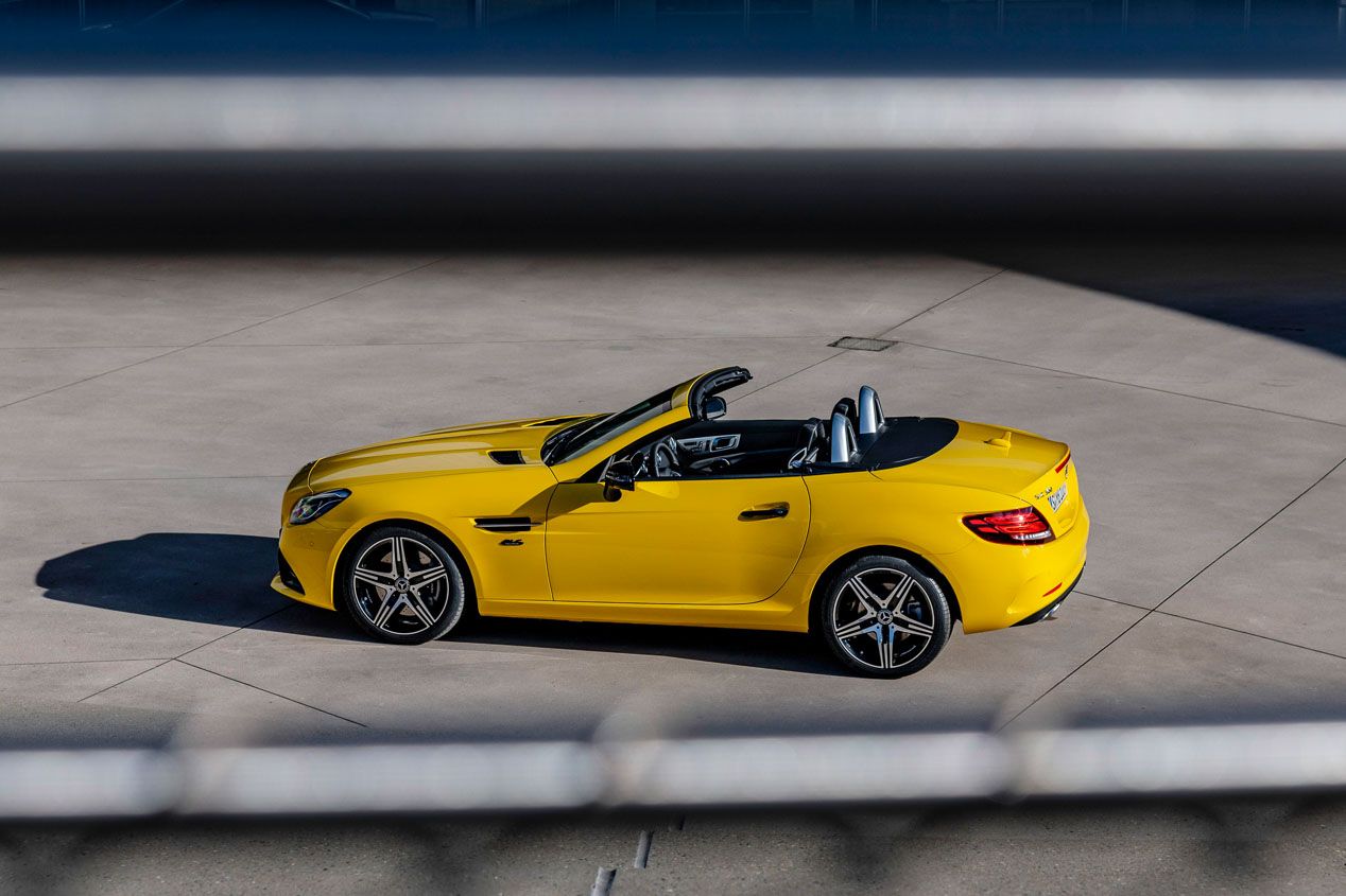Imágenes de los coches que dicen adiós en 2020: Mercedes SLK, Volvo V40, Opel Adam…