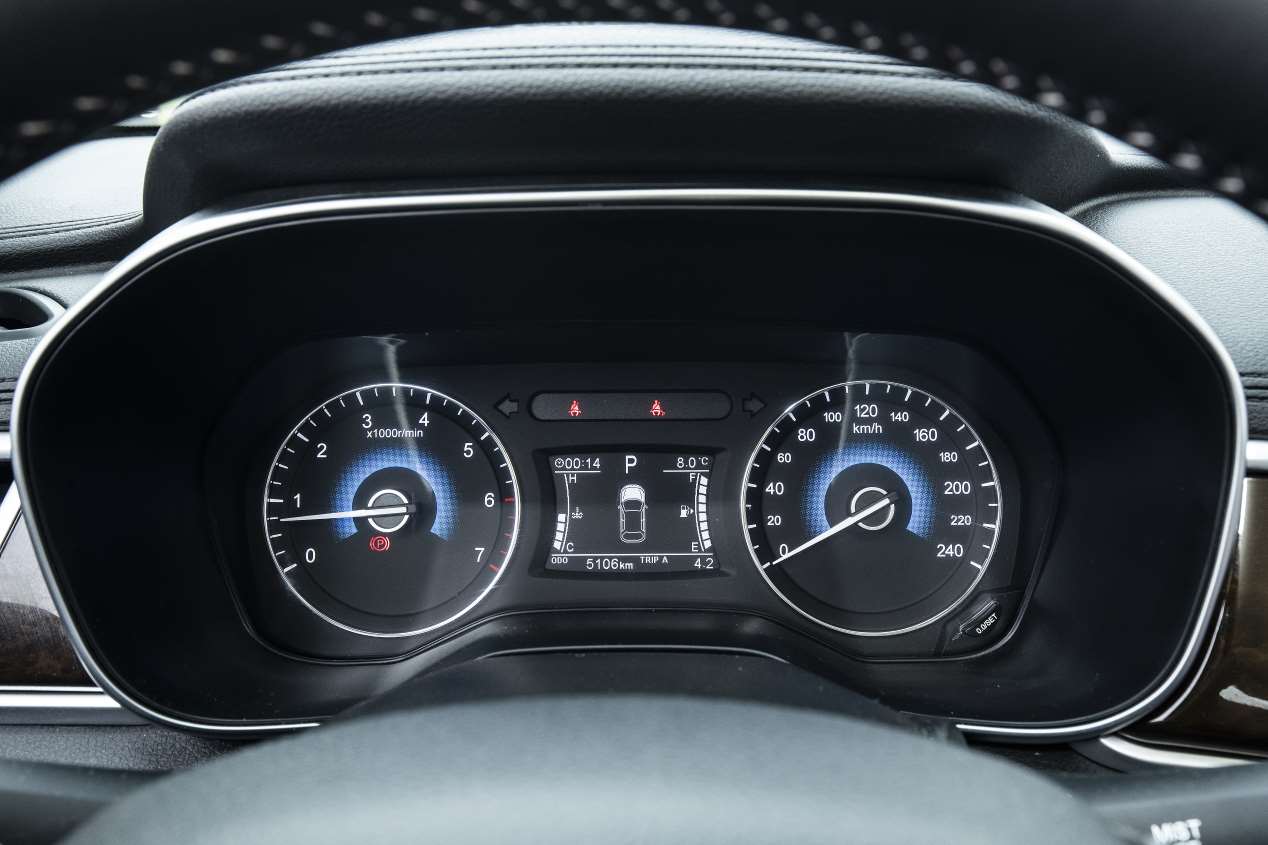 DFSK 580 1.5T 145 CV Luxury GLP: así es el nuevo SUV chino