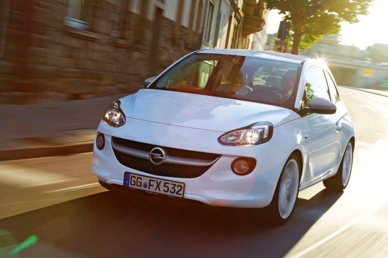 Imágenes de los coches que dicen adiós en 2020: Mercedes SLK, Volvo V40, Opel Adam…