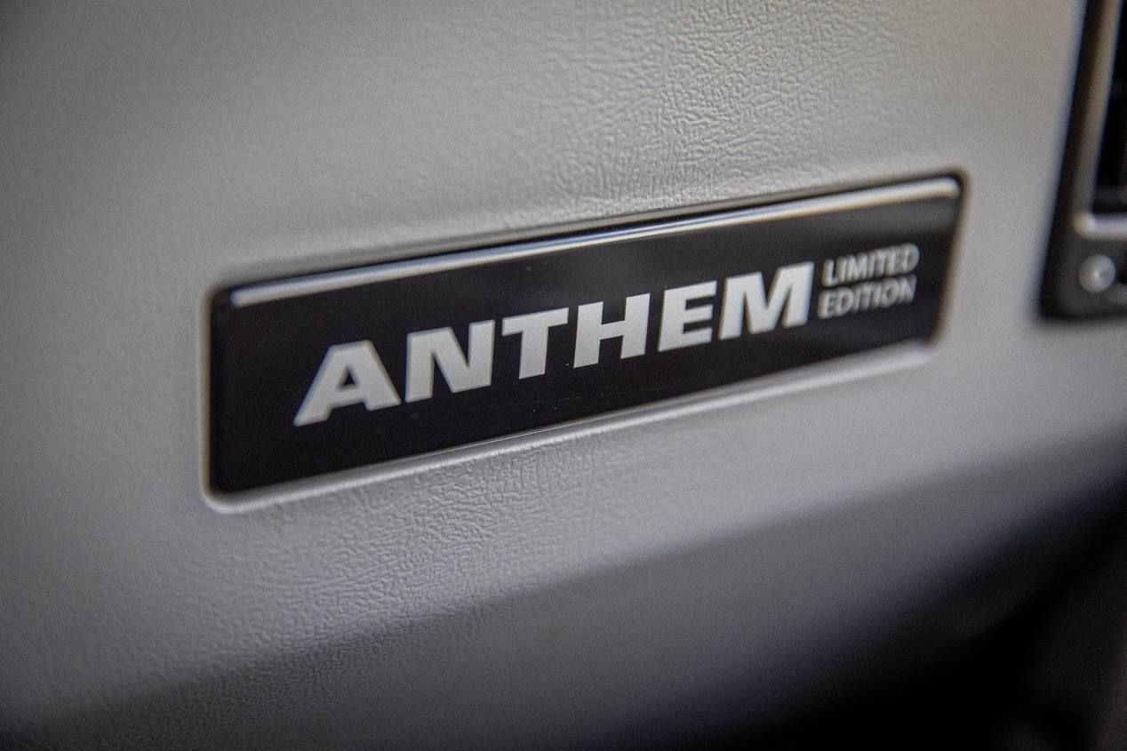 Mack Trucks Black Anthem: así es el nuevo camión
