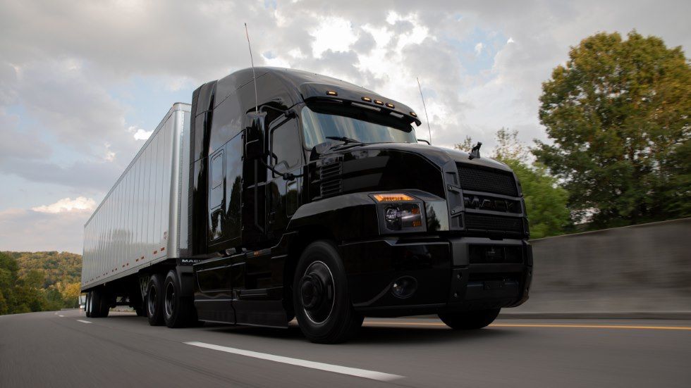 Mack Trucks Black Anthem: todo al negro para este súper camión