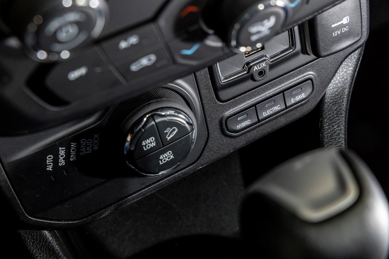 Los nuevos Jeep Renegade y Compass 4xe híbridos plug-in, en vídeo
