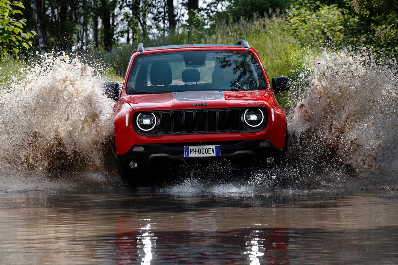 Los nuevos Jeep Renegade y Compass 4xe híbridos plug-in, en vídeo