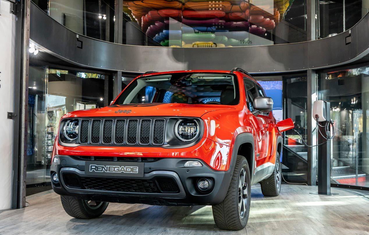 Los nuevos Jeep Renegade y Compass 4xe híbridos plug-in, en vídeo