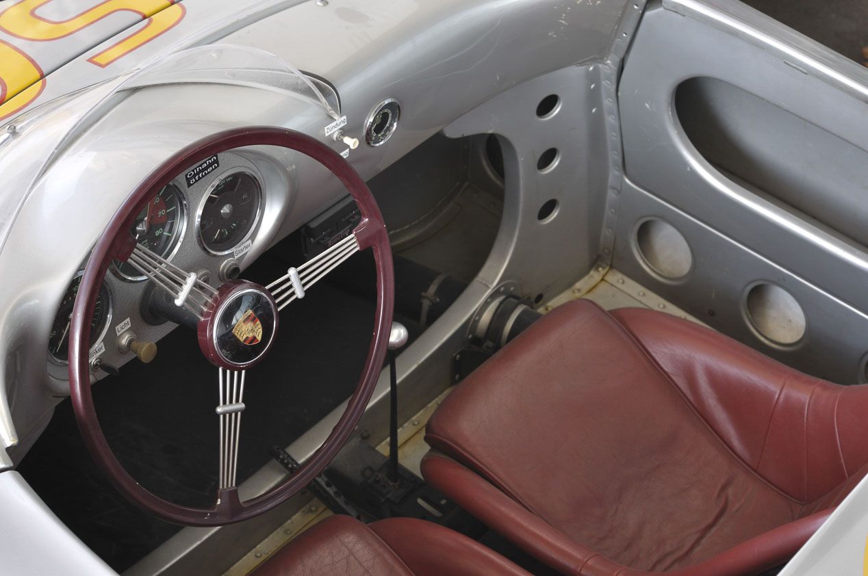 La evolución de los volantes de Porsche en competición 