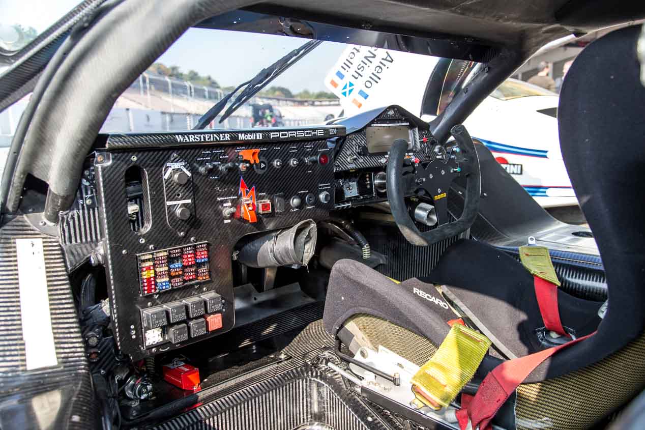 La evolución de los volantes de Porsche en competición 