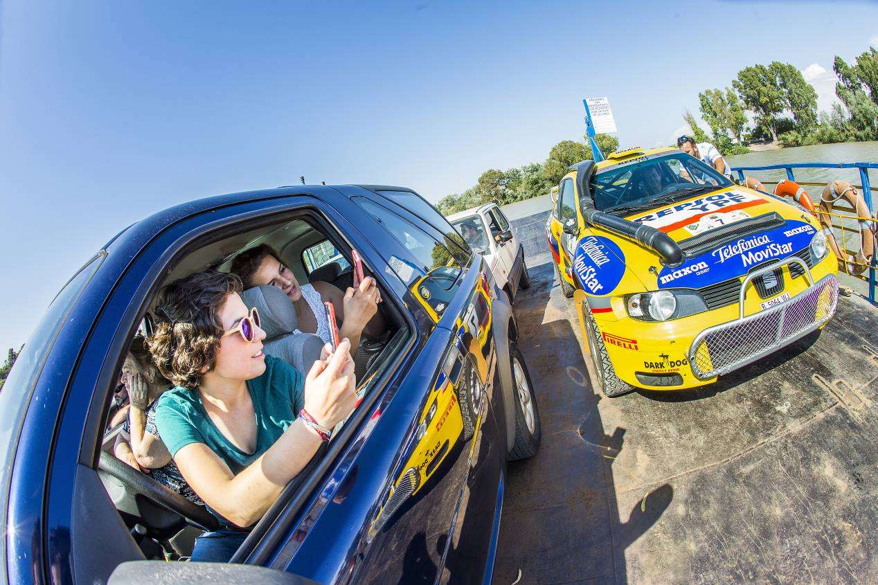 La técnica de "captar el instante" en las fotografías de pruebas de coches